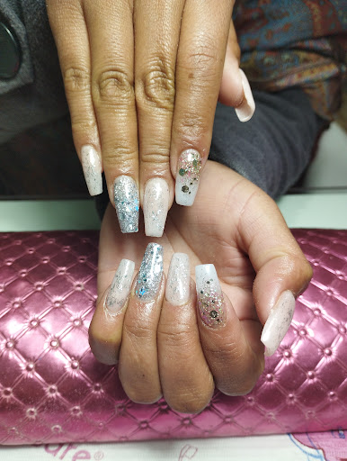 Arte en uñas Gloria