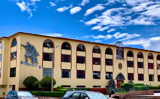 Escuela Superior de Formacion Artistica Publica - Puno