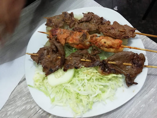 ANTICUCHERÍA EL APAPACHO