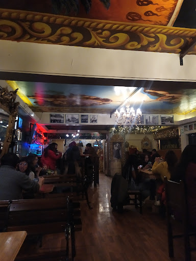 La Catedral Snack bar puno